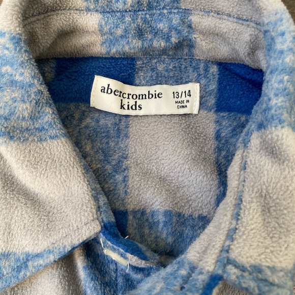 Abercrombie fleece button down. Size 13/14 kids. - Picture 4 of 4